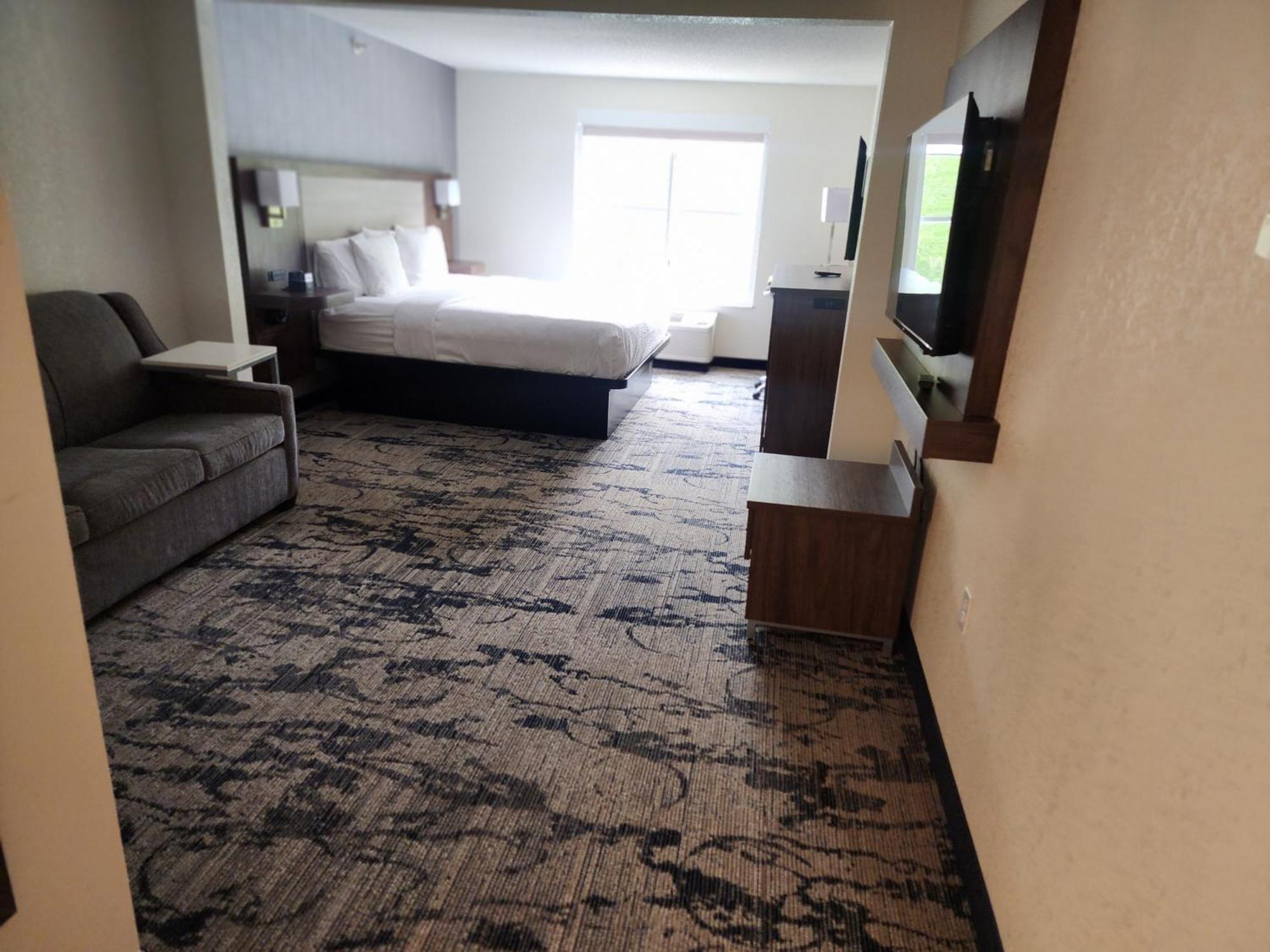 La Quinta By Wyndham Milwaukee Sw New Berlin Hotel Exterior photo